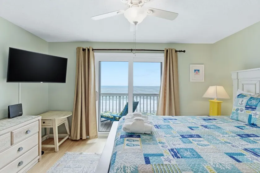 Oceanfront Top Floor End Unit mit Aufzug, Innenpool und Außenpools - Image 1