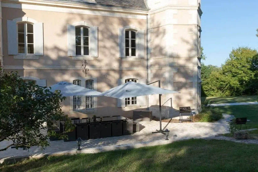 Monciaux Castle Swimming pool and tennis (16/18 people) - Image 1