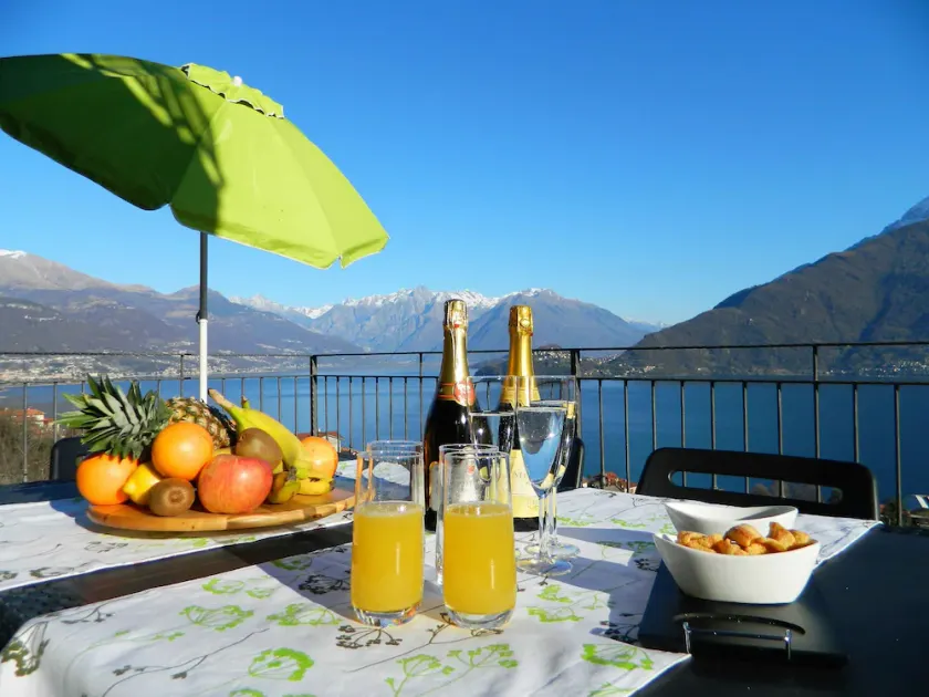 Balcony on Lake Pianello - Image 1