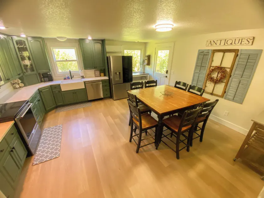 6BR Cozy Farmhouse Retreat w/ Sunset Views & Fun Minutes from Train to Seattle - Image 1