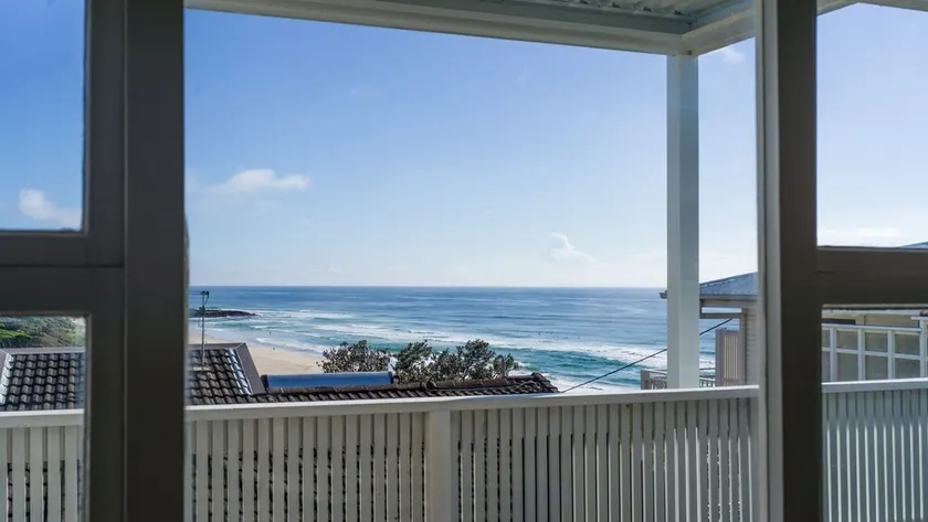 Walters Beach House - Image 1