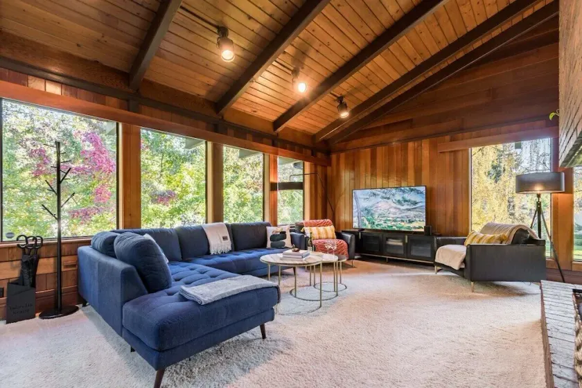 This house is a 5 bedroom(s), 3 bathrooms, located in Eugene, OR. - Image 1