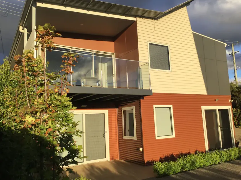 Architectural stunning townhouse - Image 1