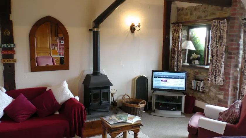 Brandy's Cottage i Delightful Devon, som komfortabelt sover 2 med barneseng til rådighed - Image 1