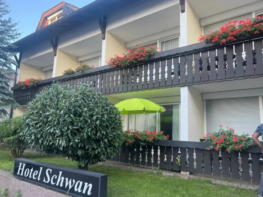 Hotel Schwan - Image 1