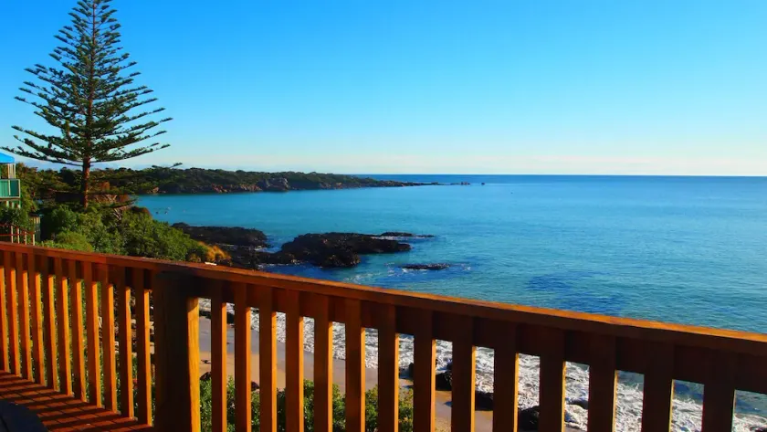 Tidal Whispers - Foreshore Beach House - Image 1