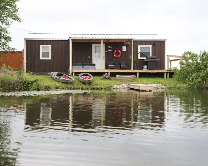 Hot Tub - Lake Front Lodge - Private - Image 1