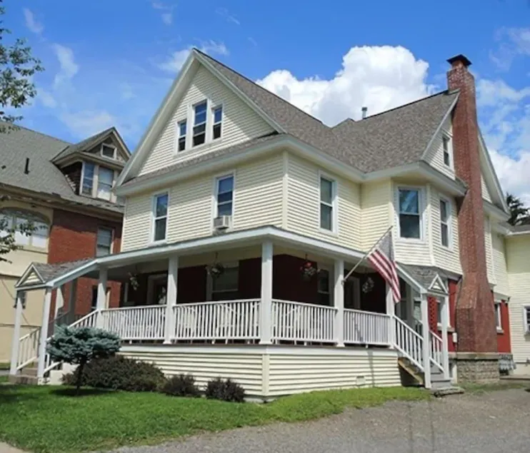 Team Elm (Entire Property) - Image 1