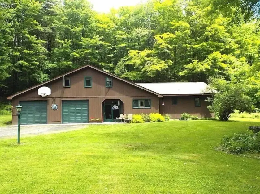 Cozy Woodland 4 Bedroom - Image 1