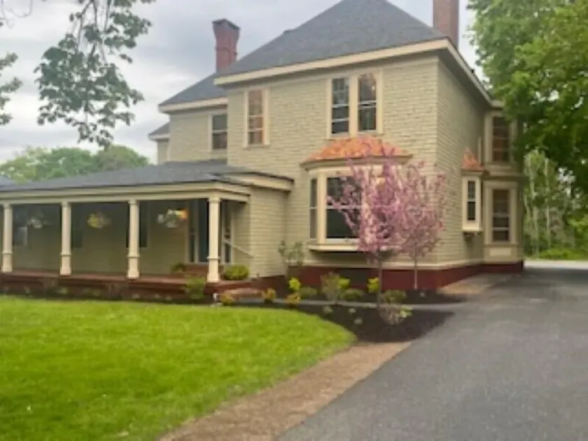210 Main St - Image 1