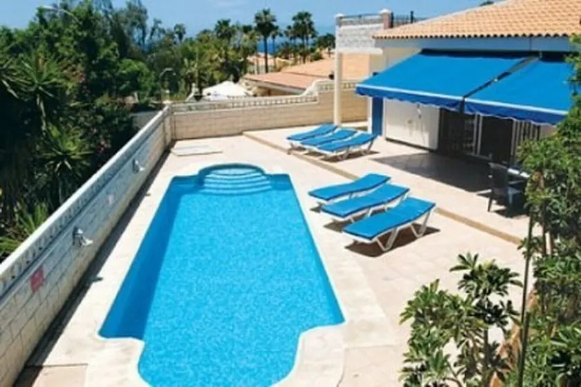 Excellente villa Azul avec vue sur la mer, piscine privée, terrasse et Wi-Fi. - Image 1