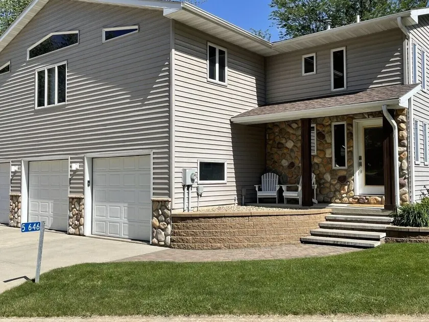 Lake View on Lakeview - Image 1