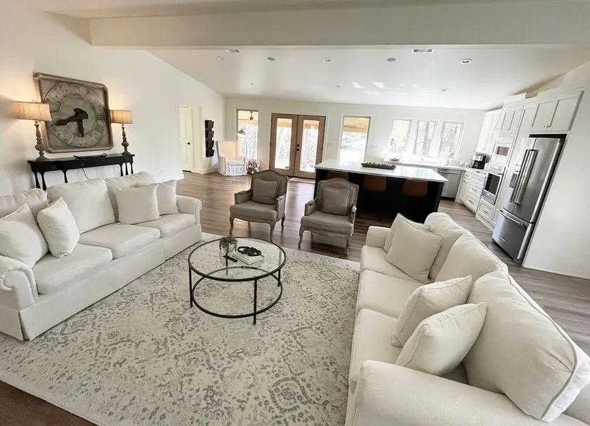 Sam Rayburn Stunner - South End - Fully Remodeled, Water View, and Water Access - Image 1