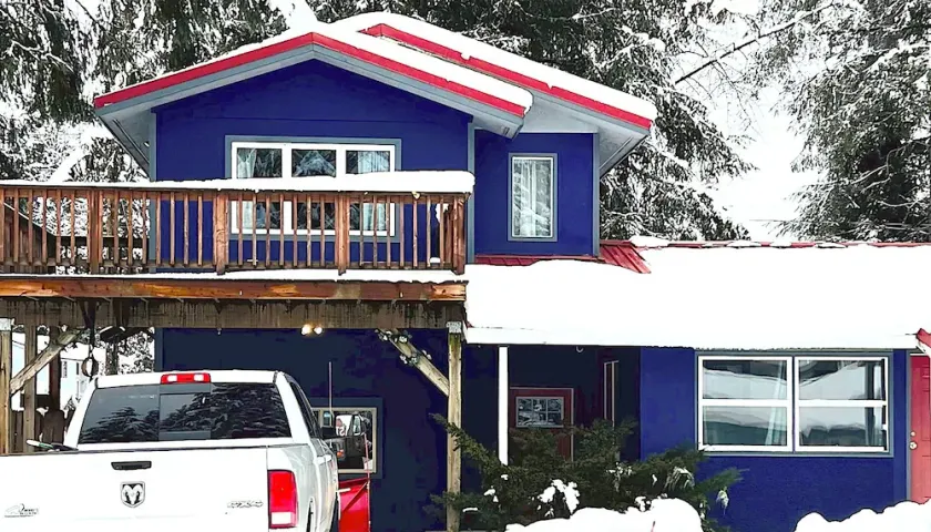 Sluice Box - Affordable, Convenient, and near Mendenhall Glacier- DISCOUNTS ON TOURS! - Image 1