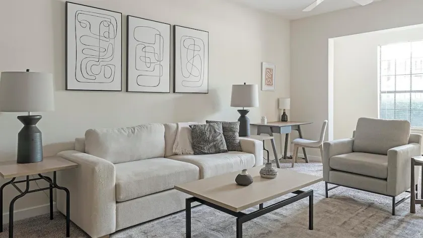 Landing | Amazing 2BD, Pool, Gym - Image 1