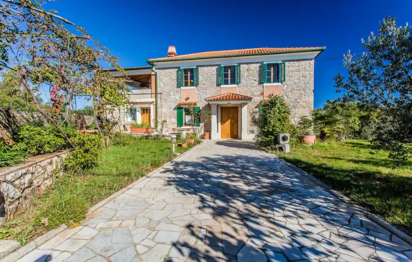 100 ans, rénové, 3 chambres, maison de luxe sur l'île de Krk. - Image 1