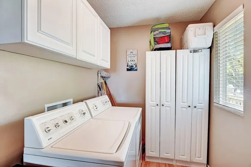 2-Story Townhouse with Balcony, Outdoor Pool, Tennis, Grill, Basketball, & AC - Image 1