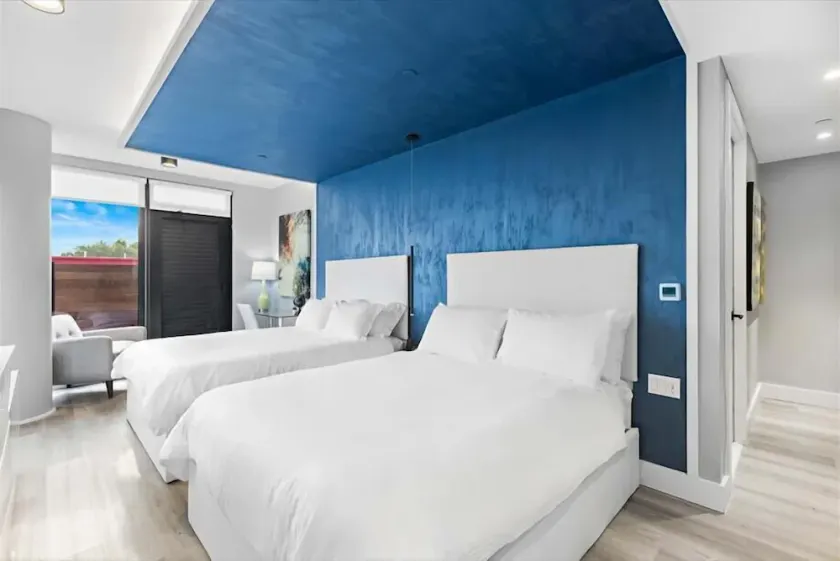 Cozy Double Queen Suite w/ Kitchen | 4 mins away from Subway | Mott Haven - Image 1