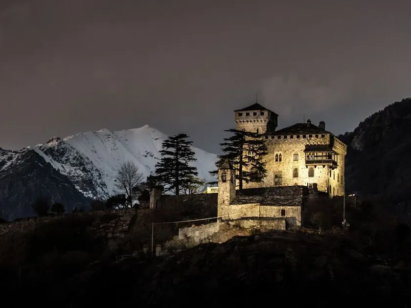 Romantic Italian Castle at the foot of the Alps - Image 1