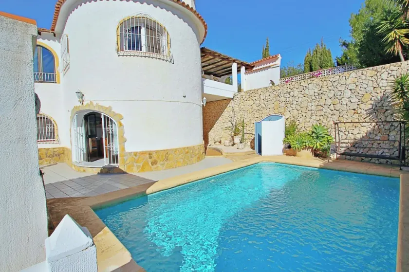 Villa con terrazza, barbecue e giardino | Vista sulla città - Image 1