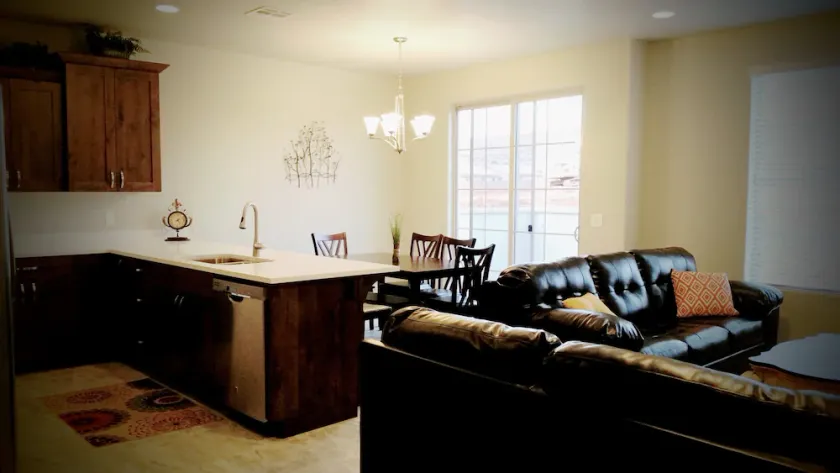 3-Bedroom Townhome - Heated Pool/Jacuzzi - Image 1