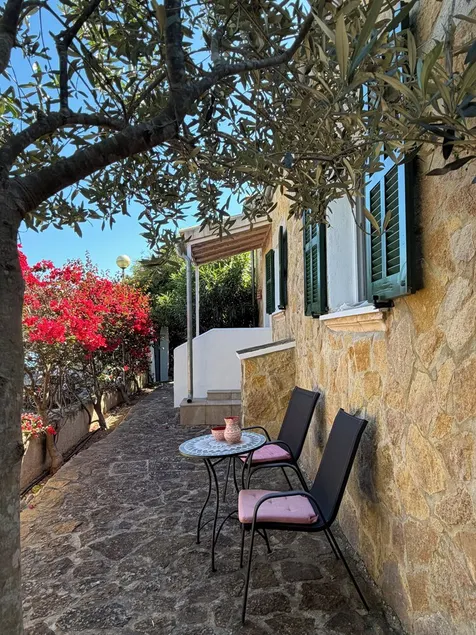 Casa per 4 persone in posizione tranquilla con giardino, terrazza sul tetto con vista mare - Image 1