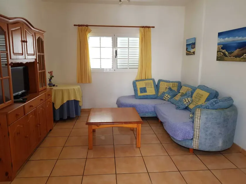 COZY AND SPACIOUS APARTMENT 200 M FROM THE BEACH - Image 1