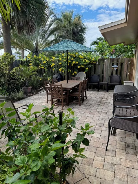 COCOA BEACH / CAPE CANAVERAL - FAMILY BEACH & VACATION HOME; SNOWBIRD DELIGHT - Image 1