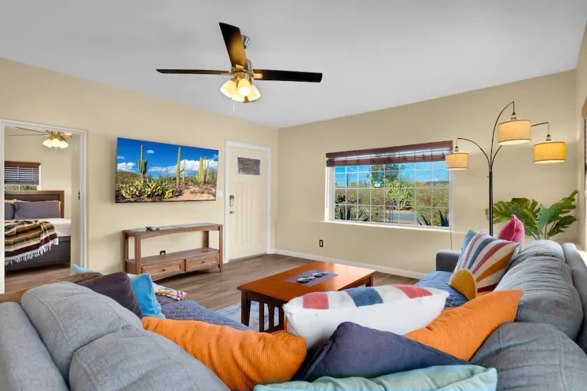 Midtown Territorial Home Beautifully Updated + Convenient  2 miles U of A - Image 1