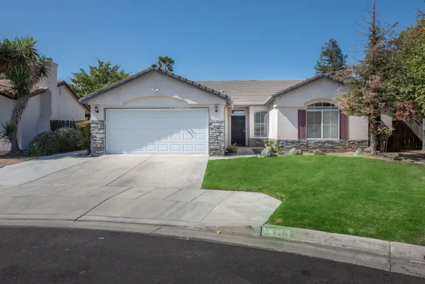 4bd / 2ba Haus mit Pool in Fresno / in der Nähe von Clovis - Image 1