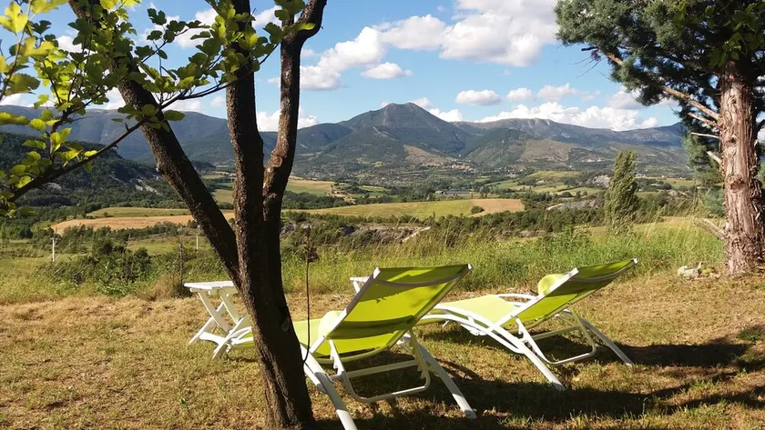 In the heart of a natural park, provencal house with garden and terrace. - Image 1