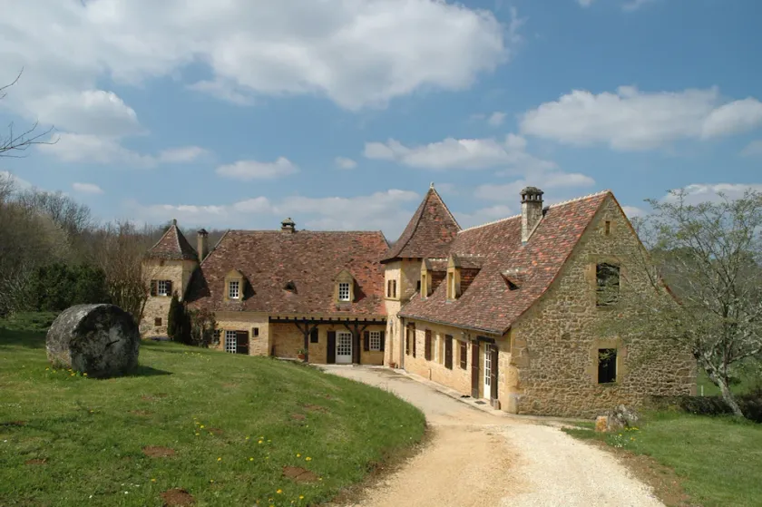 Beautiful Private Country home in rural setting with heated pool - Image 1