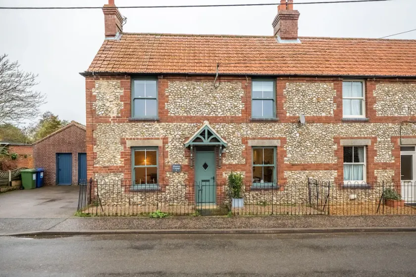 Maurice Cottage - Image 1