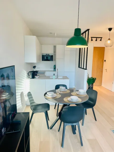 Large 1 bedroom -Center terrace parking - Image 1
