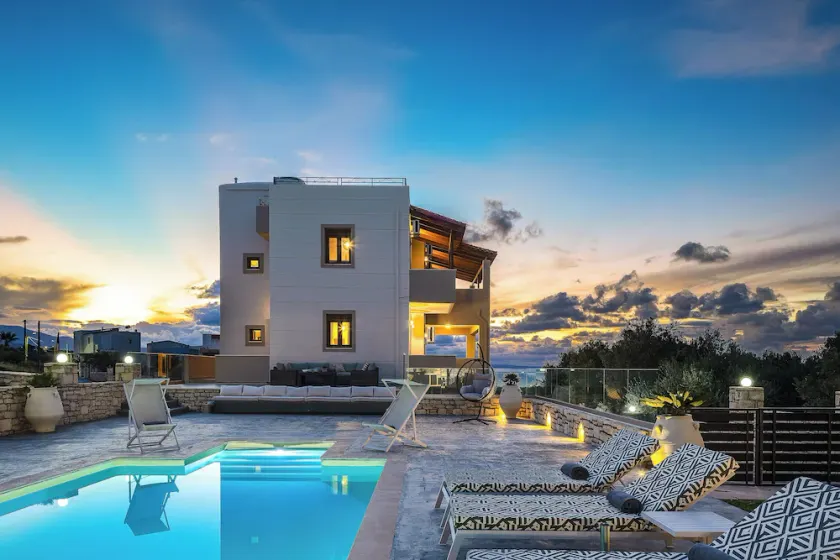 Villa Aris: A Serene Experience, 3BRs, Pool & Bbq - Image 1
