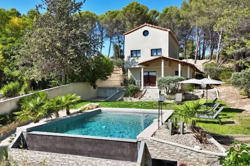 Altinea - Family Home with Infinity Pool - Image 1