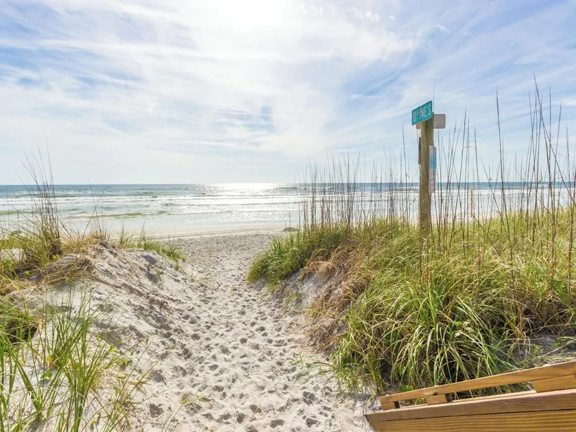 Jacksonville Sea Spray 2B, 1 Bedroom, Beachfront, Sleeps 2 - Image 1