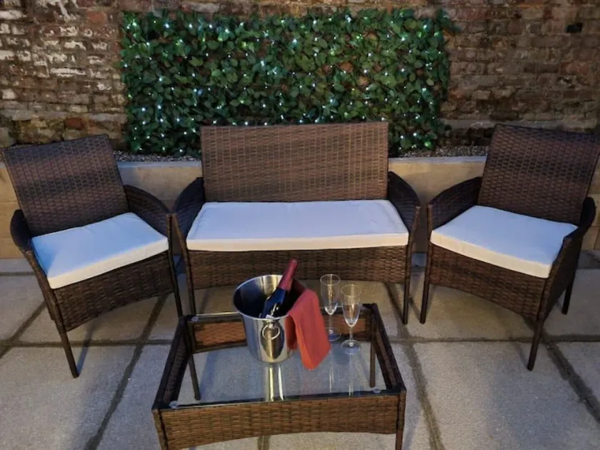 Serene getaway Apartment with Garden-Maidstone City Centre - Image 1