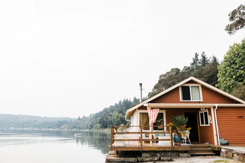 Burton Waterfront Beach House - Image 1
