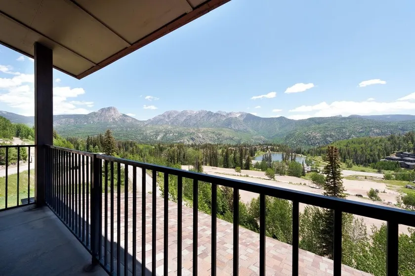 Luxury Condo by Main Plaza - Walk to Slopes - Deck with Amazing Views - Image 1