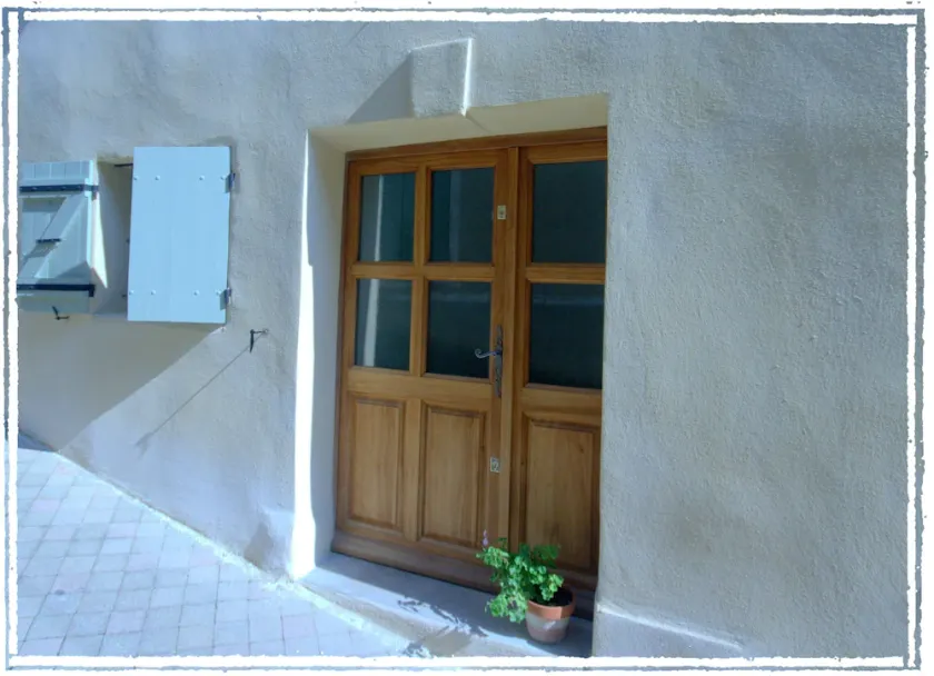 Village Studio Apartment - Image 1