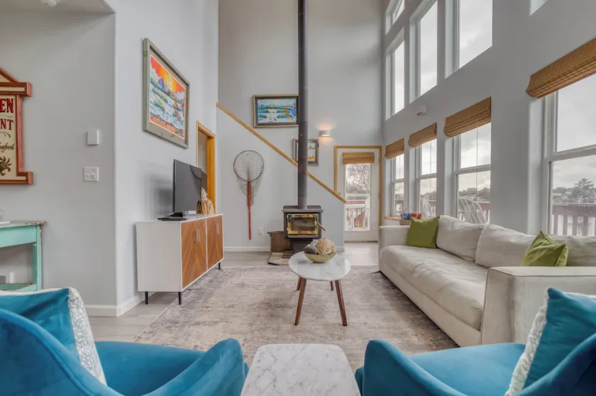 Wall of Riverfront Windows and dock Give You River, Beach and Ocean in Pac City! - Image 1