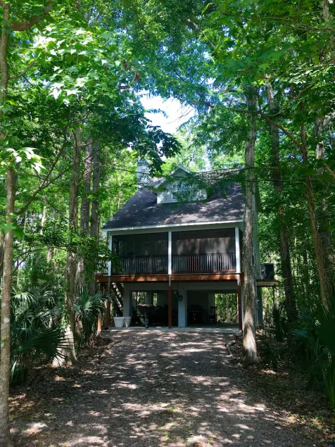 Weeki Wachee Retreat, Blocks Just from Rodgers Park & 3 Miles To Pine Island - Image 1