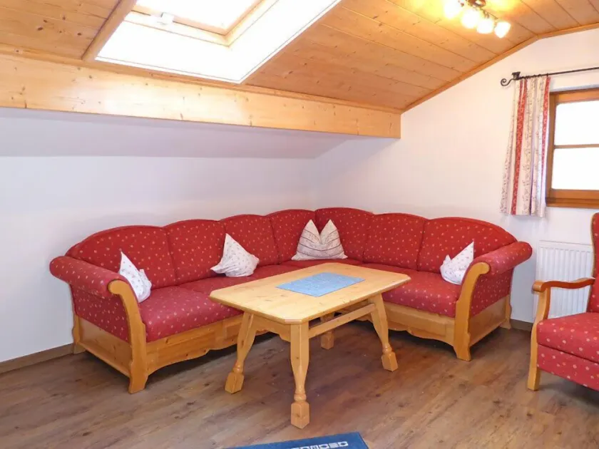 Ferienwohnung Watzmann, 2-4 Personen, 76 qm, Dusche/WC, Südbalkon, TV, 2 Schlafzimmer, Nichtraucher, Dachgeschoss - Image 1