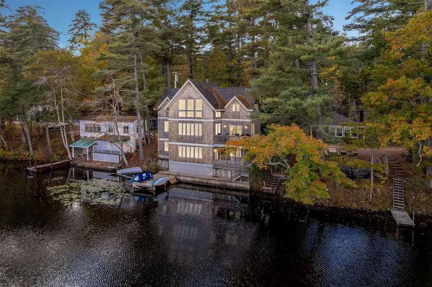 Stunning Lakefront Home - Image 1