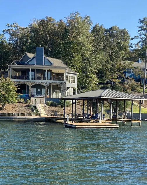Perfect Lake Getaway-6 Bedrooms, Ideal Location and Never Ending Views - Image 1