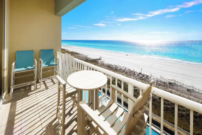 Appartement en copropriété entièrement équipé avec piscine chauffée et barbecue | Vue plage | Plage à proximité - Image 1