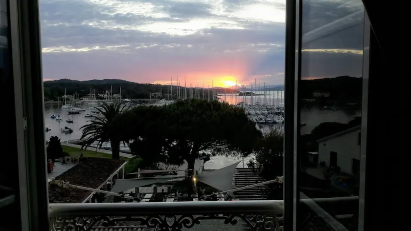 PORQUEROLLES - Appartement meublé 50 m², vue exceptionnelle - Image 1