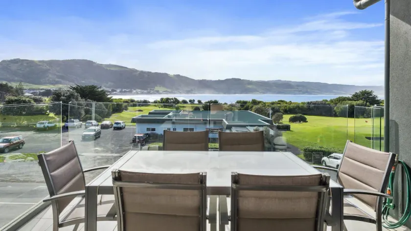 Apollo Blue 11 - Modern, Ocean Views, Central Location. - Image 1