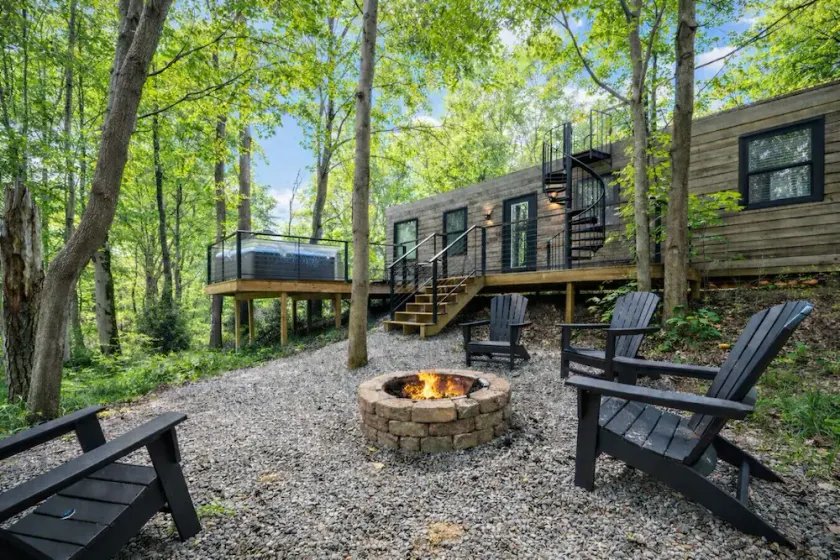 Hocking Hills: Hiltop Haven: The Top Deck - Image 1